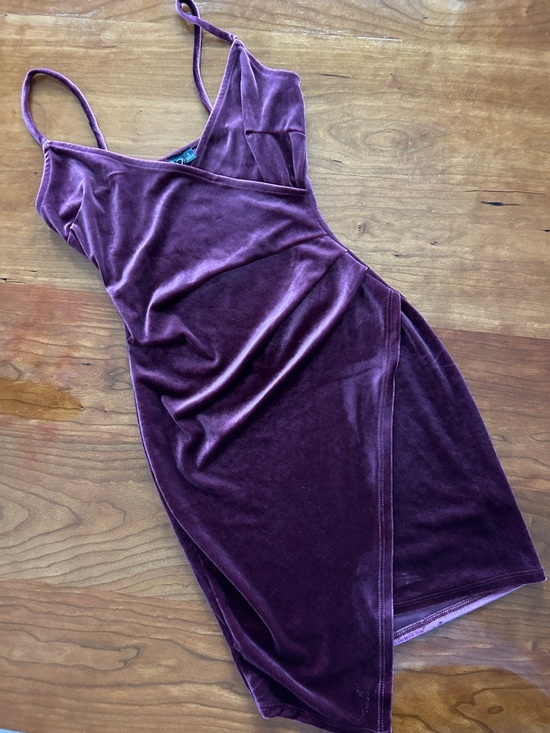 Windsor Dresses & Skirts - Windsor Burgundy Velvet Slip Mini Dress